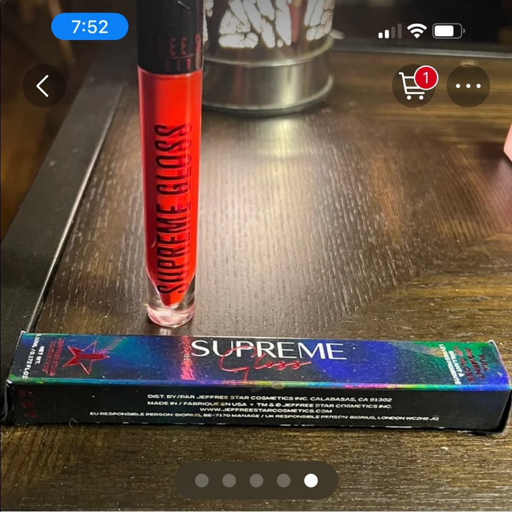 LIP - Picture 5 of 5